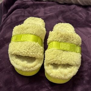 UGG Fluffy Lime Slides